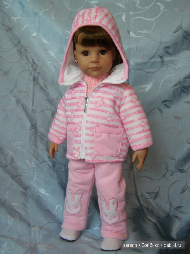 Две сестрички: Ангелина и Иришка любят модничать