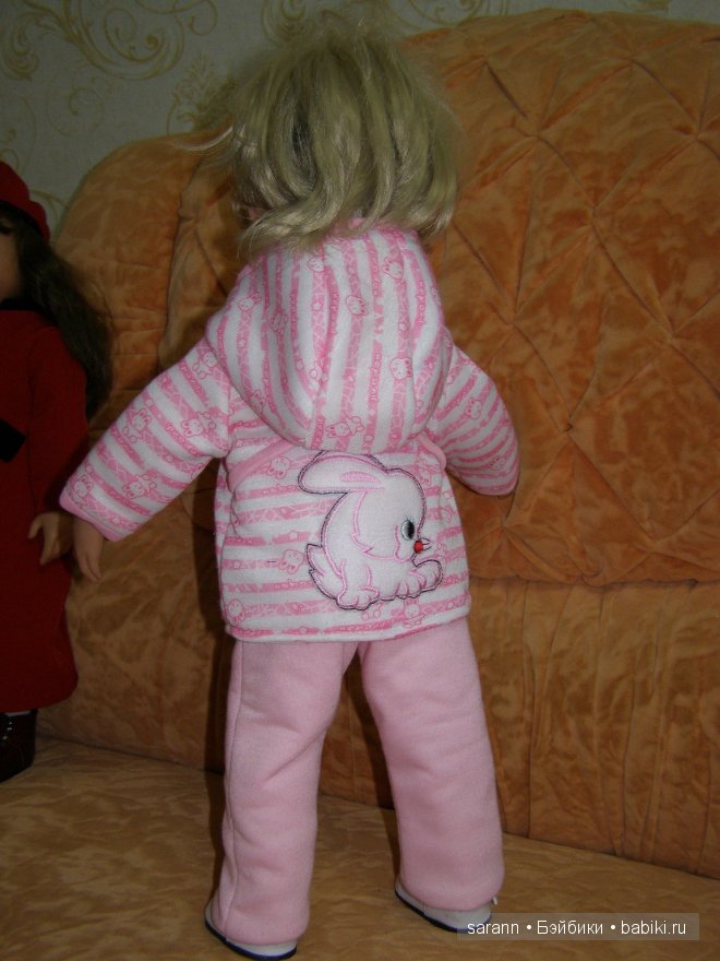 Две сестрички: Ангелина и Иришка любят модничать