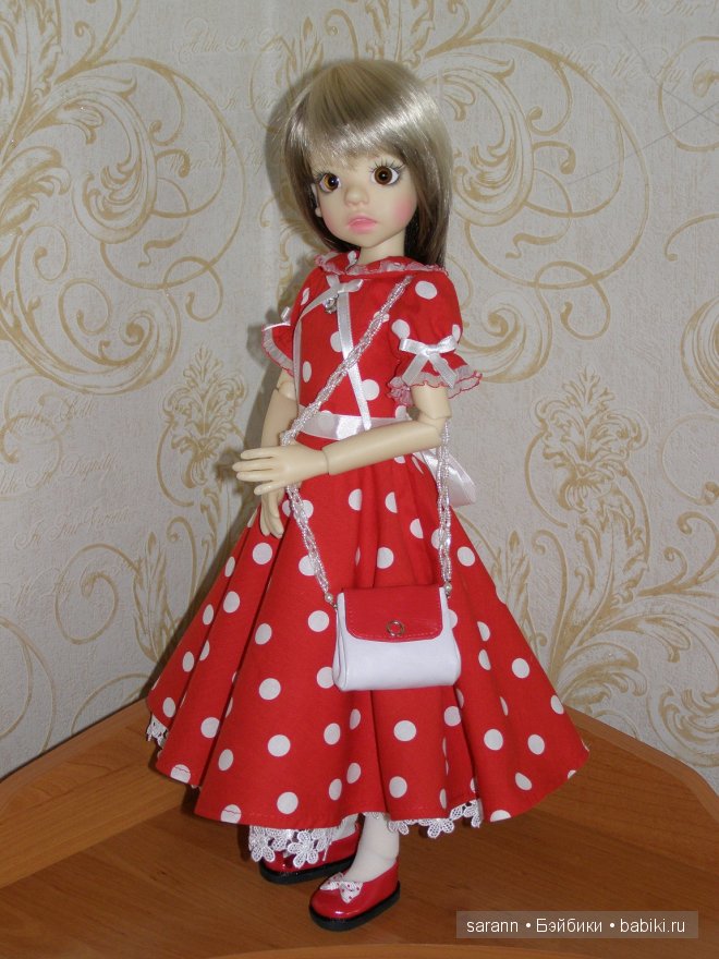 Необходимый аксессуар - дамская сумочка для куклы!