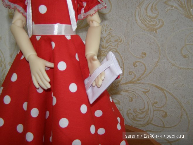 Необходимый аксессуар - дамская сумочка для куклы (фото 7)