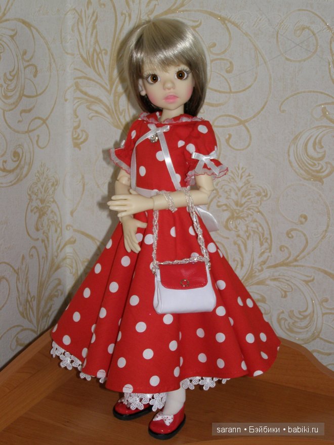 Необходимый аксессуар - дамская сумочка для куклы (фото 4)