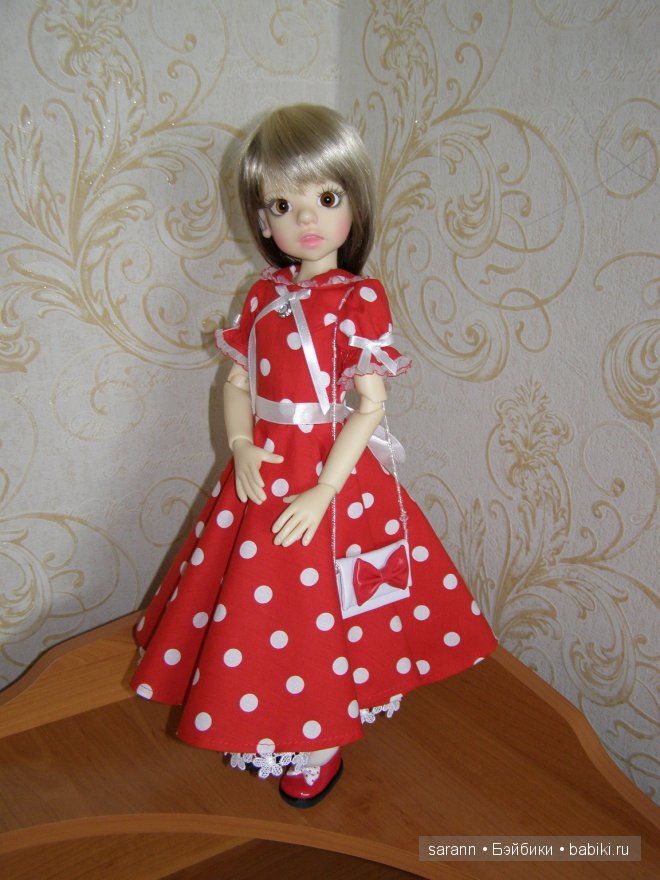 Необходимый аксессуар - дамская сумочка для куклы (фото 9)