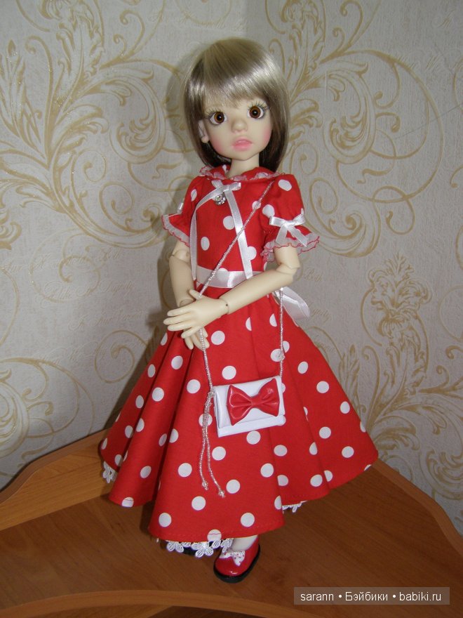 Необходимый аксессуар - дамская сумочка для куклы (фото 10)