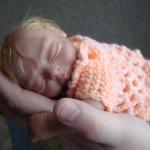 Гости дорогие - шшш.. у нас сладко спит малыш. Кукла из пластики своими руками