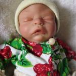 Спит маленький...сладенький...