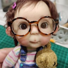 Последний очкарик.