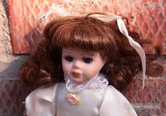 Диана Фарфоровая куколка