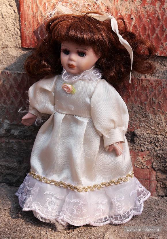 Диана Фарфоровая куколка