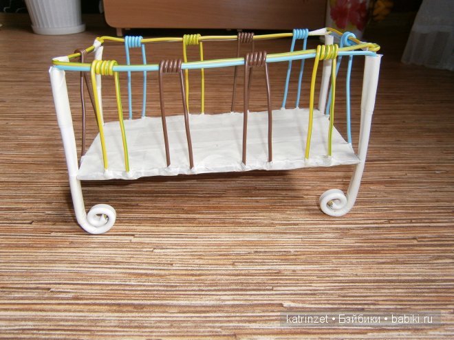 Кроватка для куклы своими руками. Мастер класс