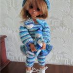 Маленькая девочка ищет своё солнышко!