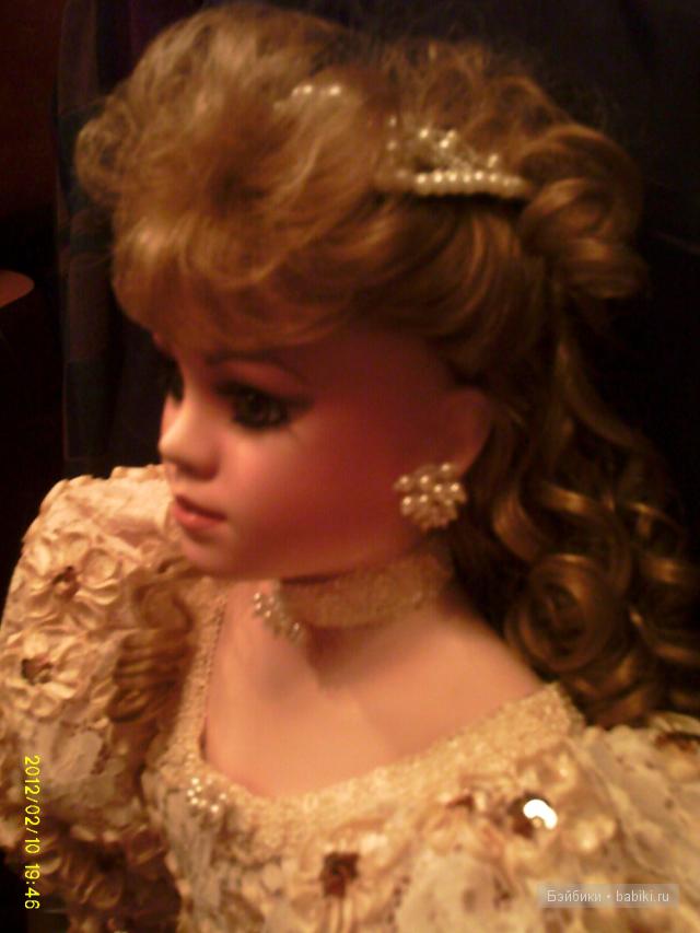 Шикарная фарфоровая кукла от Rustie