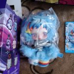 100 % оригинал pop mart. Новая, сеточку с волос не снимала