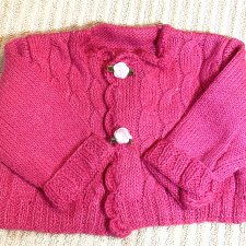 Две вязаные кофточки на кукол 55-65 см