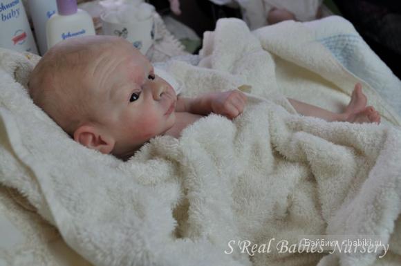 Интересный малыш на аукционе e-bay