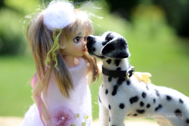 Прогулка в саду. Куколки от Kaye Wiggs