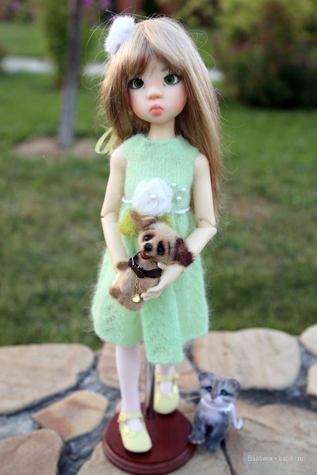 Прогулка в саду. Куколки от Kaye Wiggs