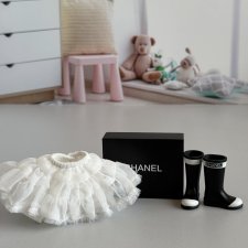 Сапоги Chanel и юбка