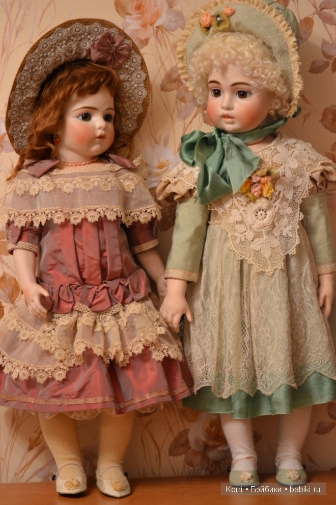 Платье для антикварной куклы брю