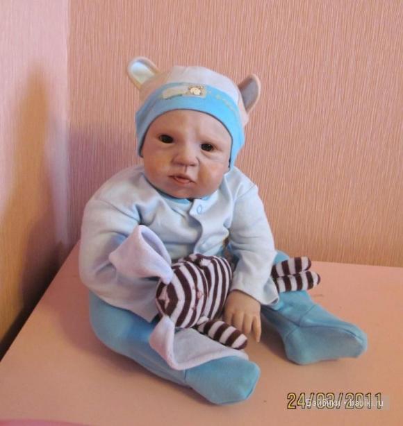 Позирует) Позирует)