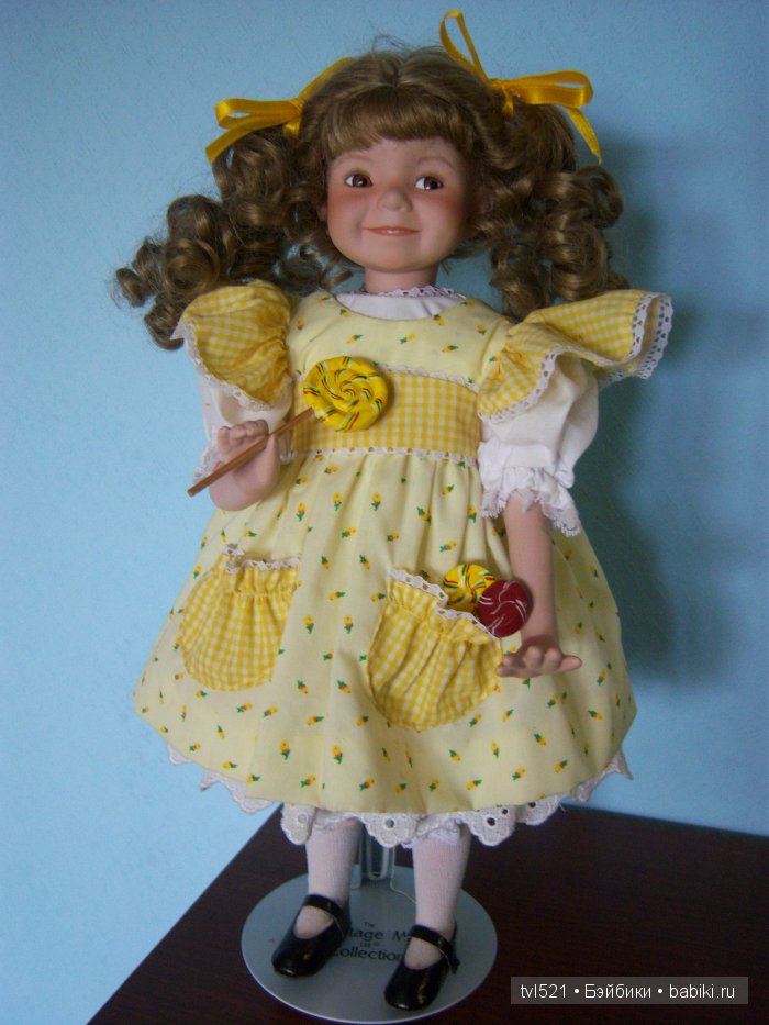 Девочка лето, солнечный свет и леденцы