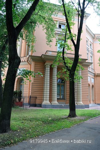 Кленовая улица