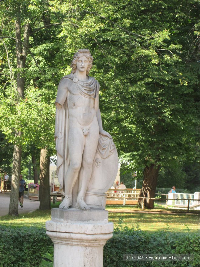 С природою искусство сочетав, прекрасны вы, задумчивые парки. К.М. Фофанов