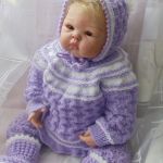 Ариша попросила примерить костюмчик.