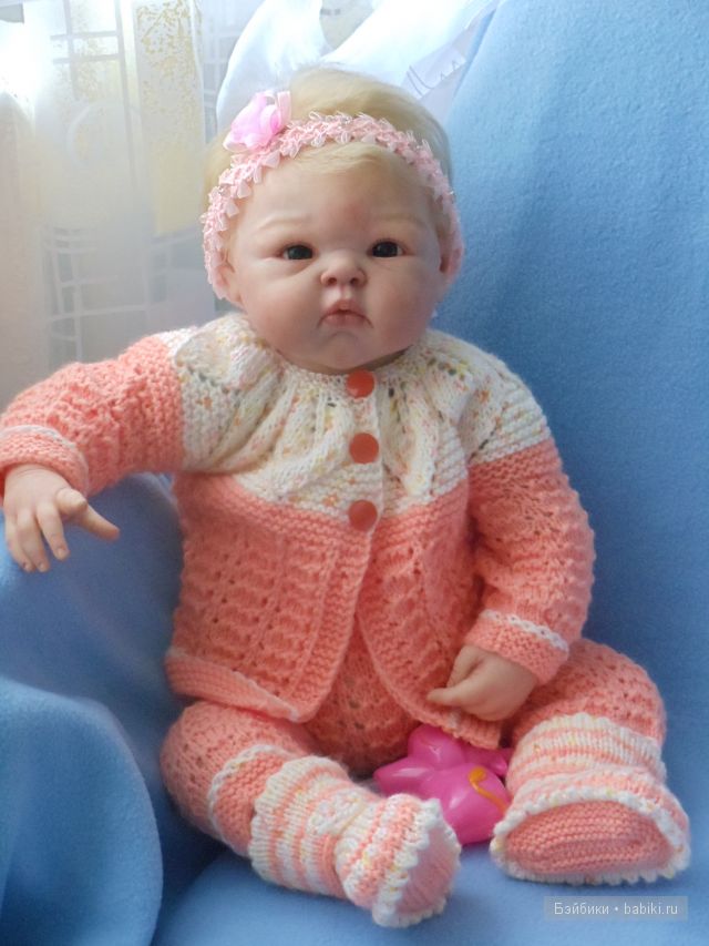вязаная одежда для куклы.