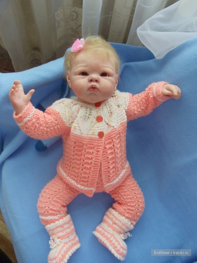 вязаная одежда для куклы.