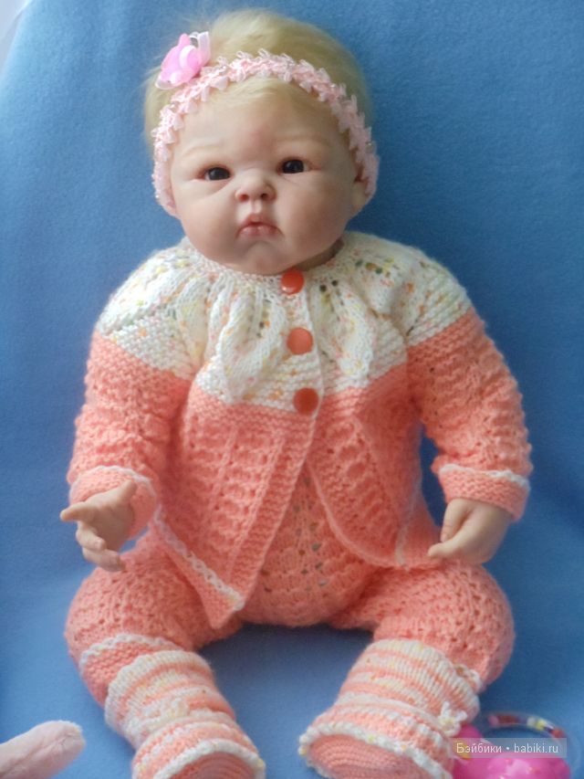 вязаная одежда для куклы.