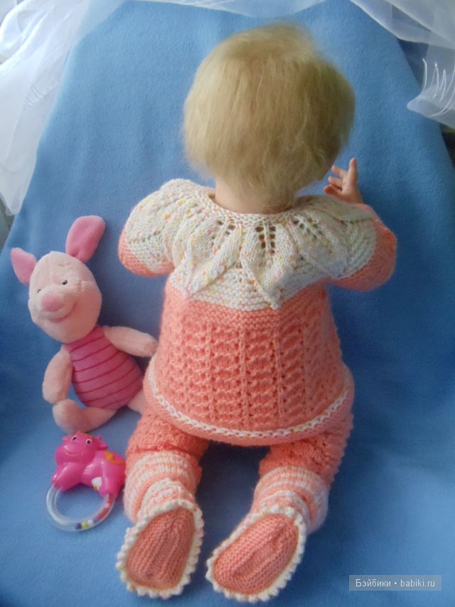 вязаная одежда для куклы.