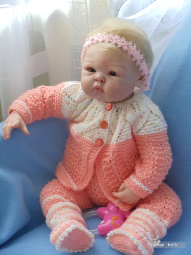 вязаная одежда для куклы.