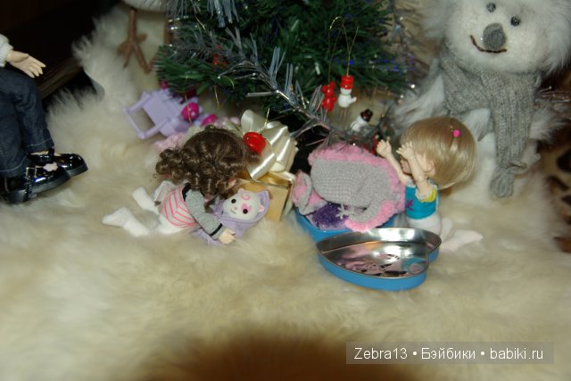 Куклы тоже любят Новый год (фото 10)