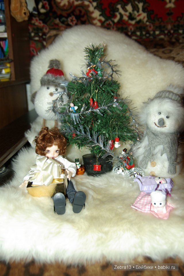 Куклы тоже любят Новый год