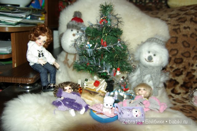 Куклы тоже любят Новый год