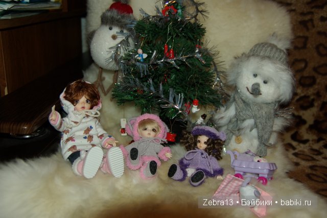 Куклы тоже любят Новый год