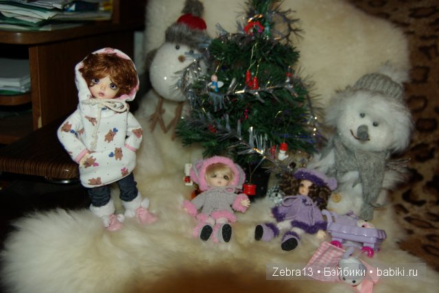 Куклы тоже любят Новый год