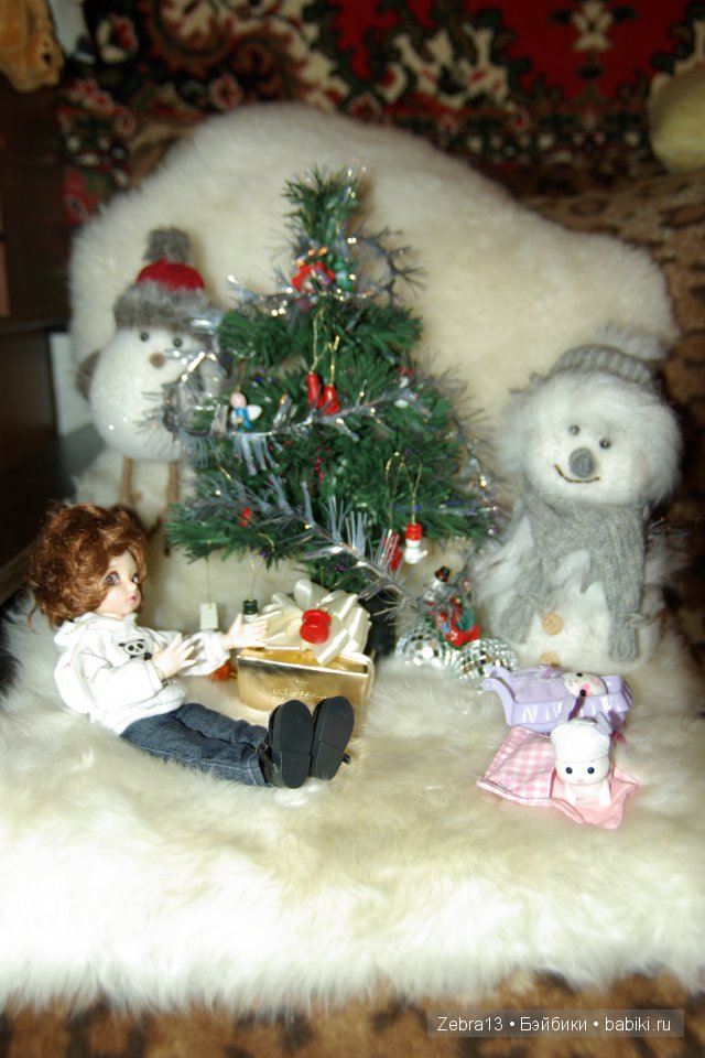 Куклы тоже любят Новый год