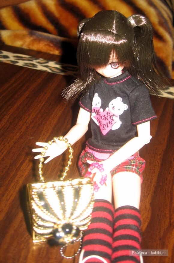 Айка с сундуком