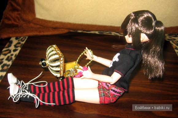 Айка с сундуком