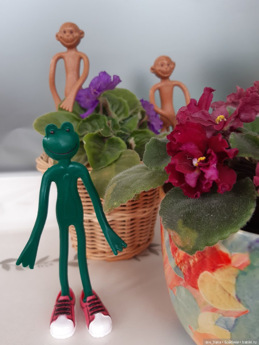 Икота, икота, перейди на Федота, с Федота на Якова, а с Якова - на всякого