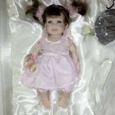 Коллекционная кукла Адора