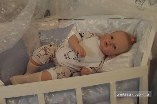 Королевская кровать для маленькой принцессы, куклы Ульяны (фото 3)