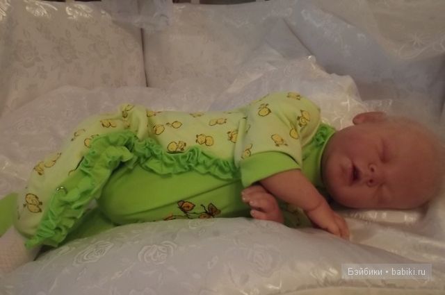 Спящий ангелочек. Одежда от Марины Николаевой
