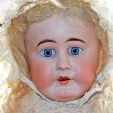 Новенькие француженки и одна пухлая итальяночка. Собираемся на выставку