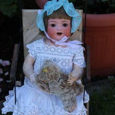 Антикварная кукла  HEUBACH-KÖPPELSDORF 342.6 52 cm в антикварной коляске мишка