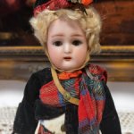 Миничка Kämmer Reinhardt в шотландском костюме рост 25 см