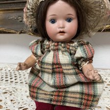 Очаровательная малышка Porzellanfabrik Mengersreuth 924