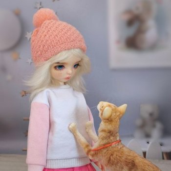 Бусинка и ОЧЕНЬ большой кот.