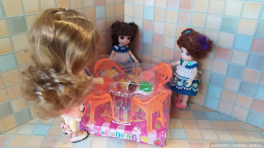 Столик из Пятерочки — Куклы с Алиэкспресс (Aliexpress): Китайские шарнирные (фото 3)